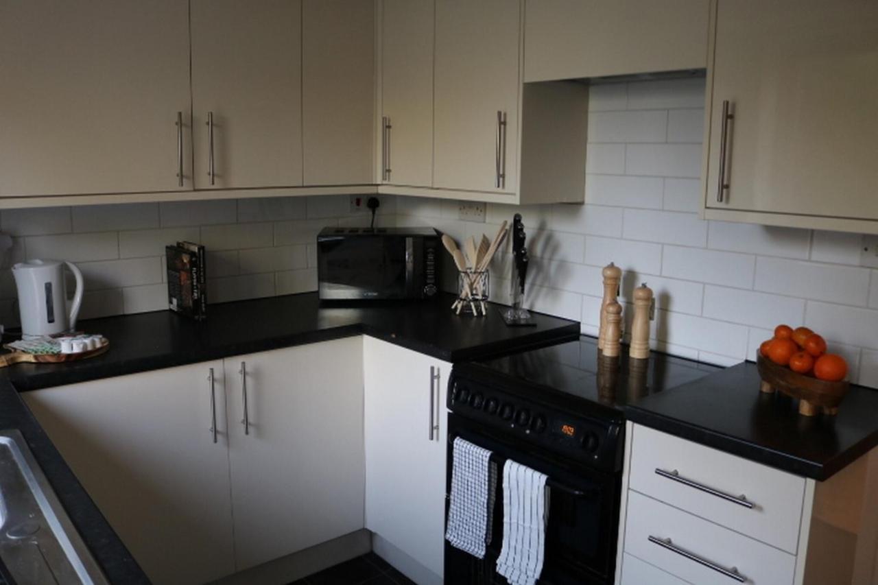 Willa Charming 2 Bed House - Family Friendly Nottingham Zewnętrze zdjęcie